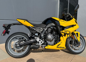 2025 Suzuki GSX-8R. WhatsApp +16825879826