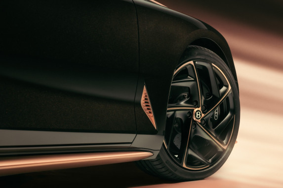 Bentley Black Rose Batur Revealed – Luxury & Innovation