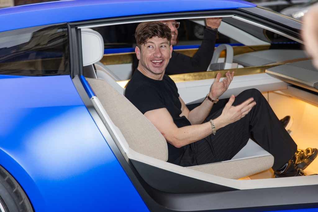 Jaguar Type 00 Shines at Paris Fashion Week – A Vision of Luxury & Innovation