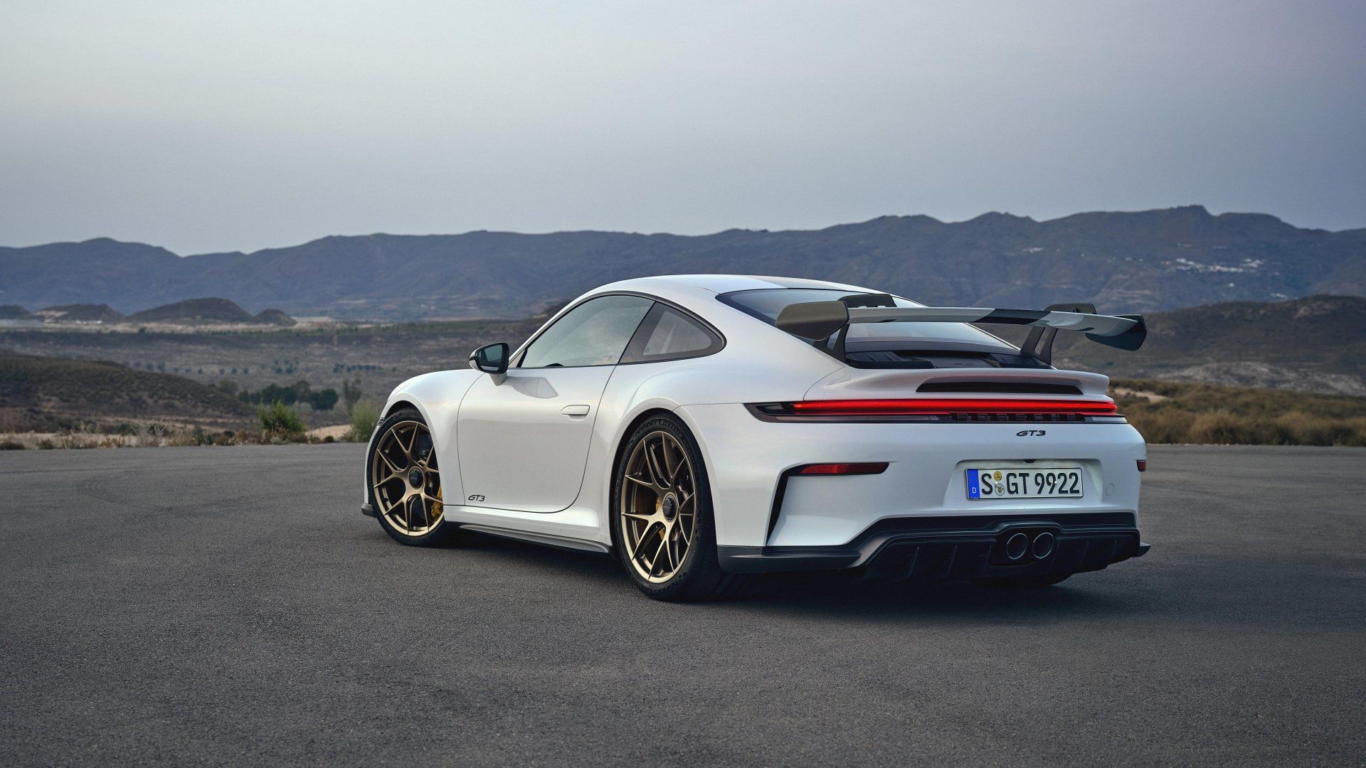 Porsche 911 GT3 and 911 GT3 Touring: Unmatched Performance