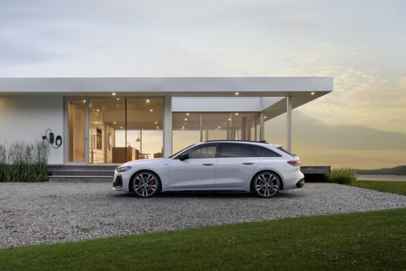 New Audi A5 e-Hybrid Arrives in Dubai – Luxury, Efficiency & Performance
