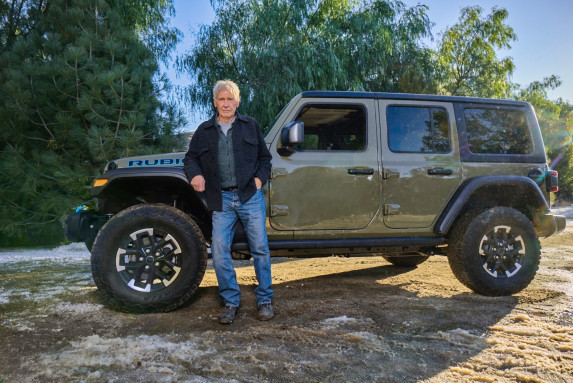 Harrison Ford Stars in Jeep Big Game Ad 