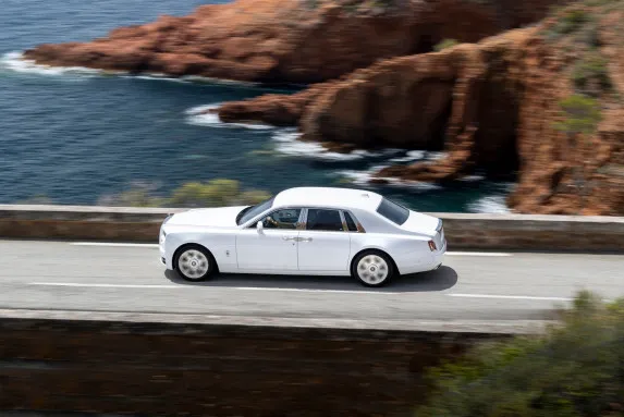 Rolls-Royce Brings Riviera Luxury to Saint-Tropez 2025
