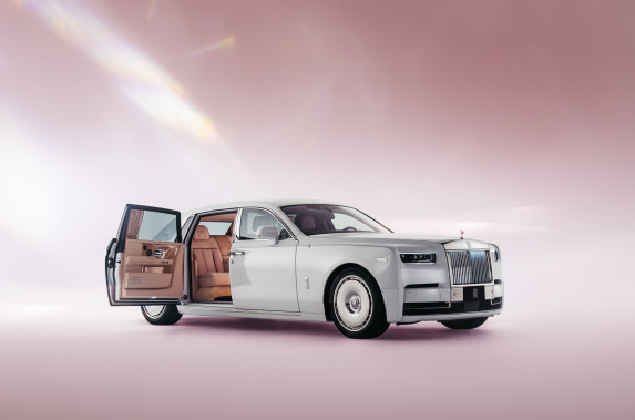 Rolls-Royce Phantom Cherry Blossom: A Bespoke Masterpiece