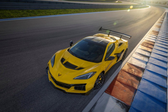 2025 Corvette ZR1: Fastest Corvette Ever with 0-60 in 2.3 Seconds