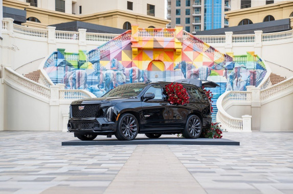 Cadillac Escalade-V Celebrates Valentine’s Day in Dubai