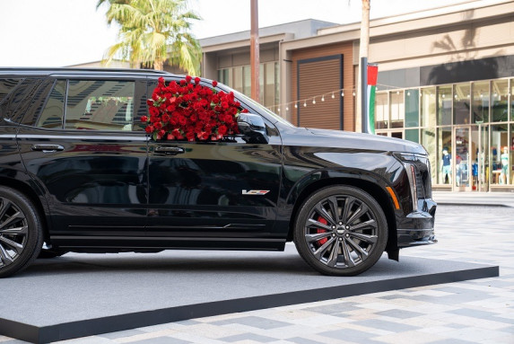 Cadillac Escalade-V Celebrates Valentine’s Day in Dubai