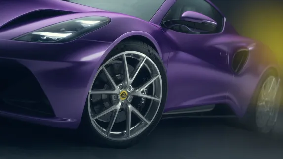 Lotus Emira V6 SE & Turbo 2026 Review | Specs, Price & Performance
