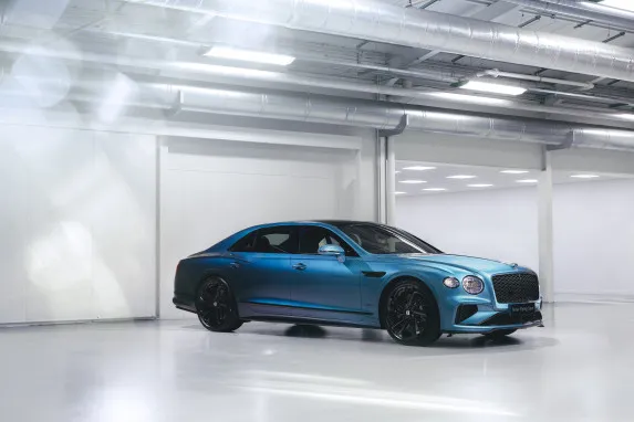 First ‘Ombré’ Sedan Revealed by Bentley – Flying Spur by Mulliner