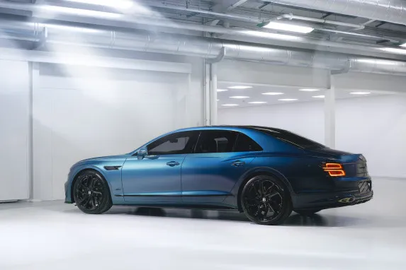 First ‘Ombré’ Sedan Revealed by Bentley – Flying Spur by Mulliner