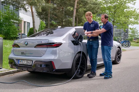 BMW i7 Tests Solid-State Batteries | Future of EVs in Dubai