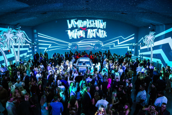 Lamborghini Unveils Miami-Inspired Urus SE at Art Basel Miami Beach 2024