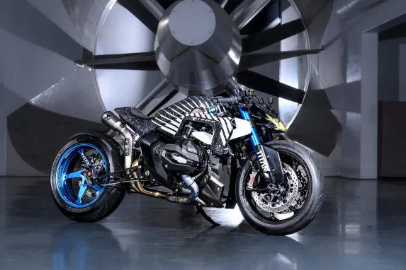 BMW R 1300 R “TITAN” Revealed – BMW Motorrad’s Custom Sprint Racer