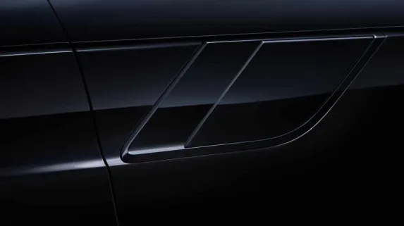 Range Rover Sport SV Black: Monochrome Luxury and Performance