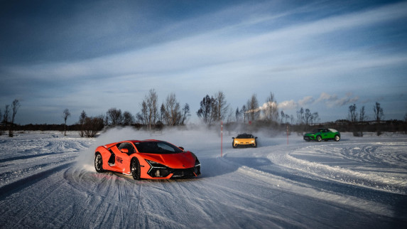 Experience Lamborghini Esperienza Neve: Thrills on Ice 