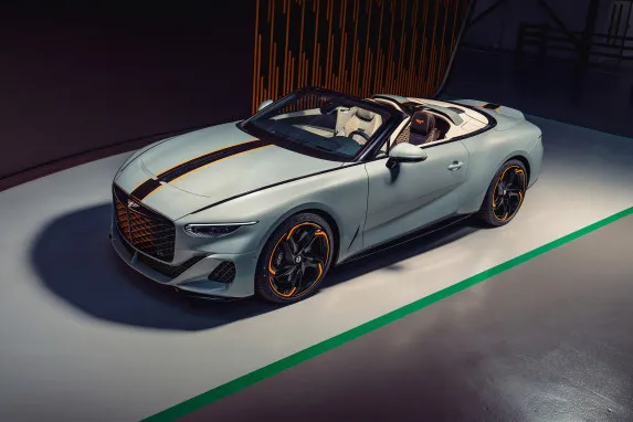 One plus One: First Bentley Batur Convertible by Mulliner
