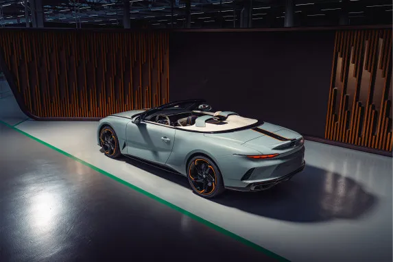 One plus One: First Bentley Batur Convertible by Mulliner