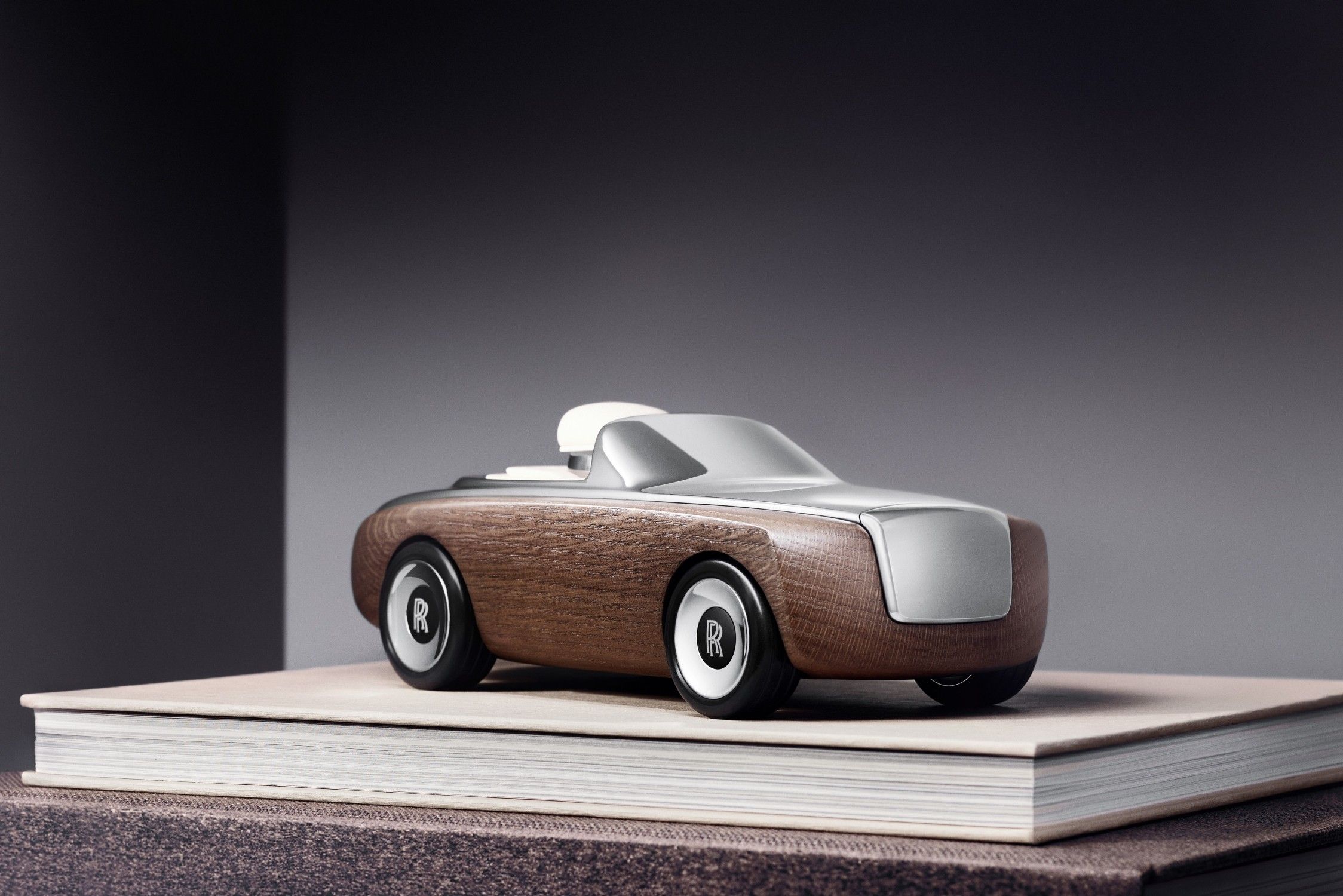 Rolls-Royce Cameo: A Masterpiece of Design and Craftsmanship