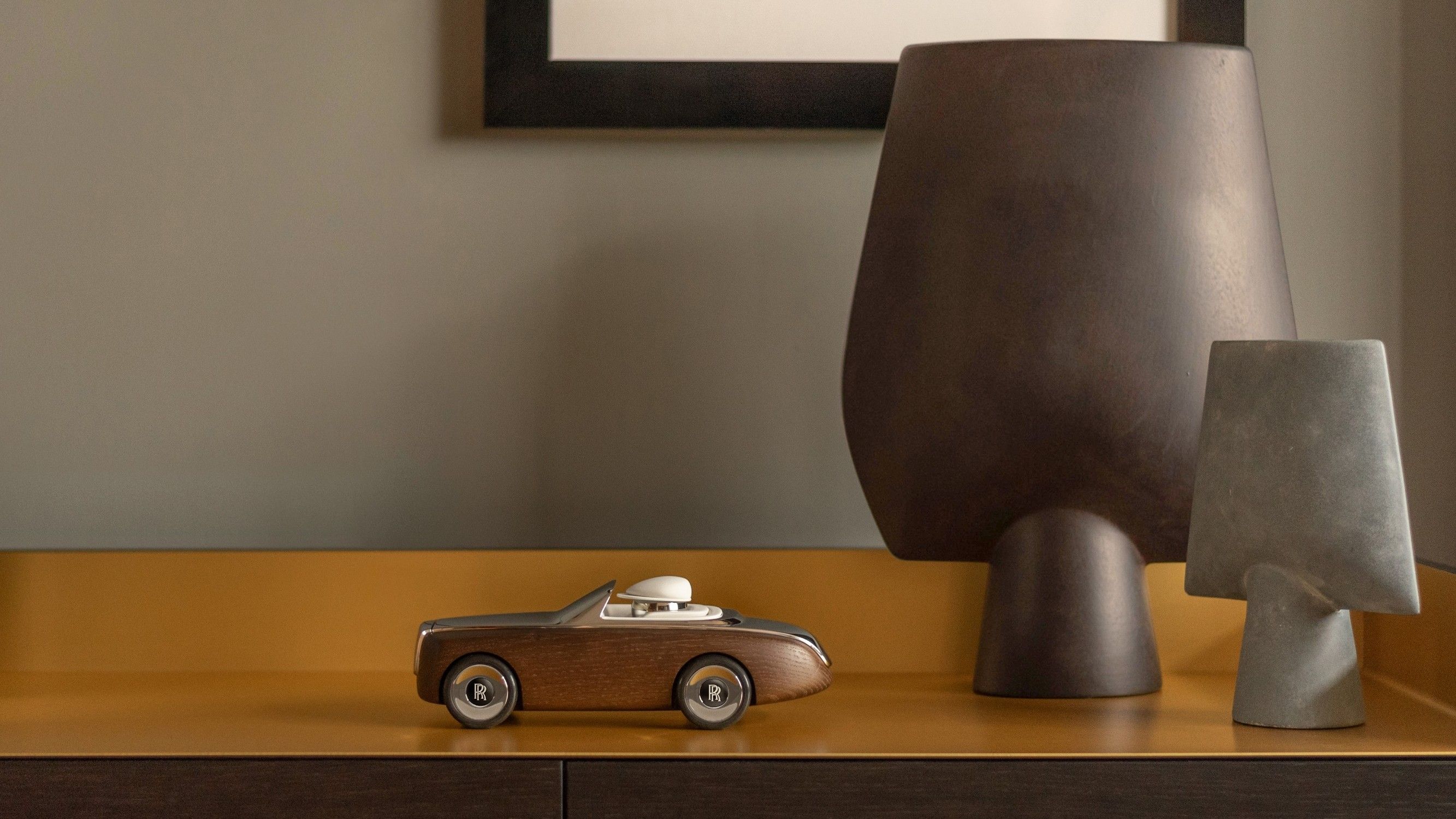 Rolls-Royce Cameo: A Masterpiece of Design and Craftsmanship