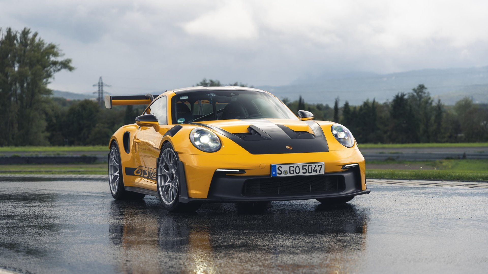 Porsche & Michelin Unveil Pilot Sport S 5 Tyre for Wet Track Conditions