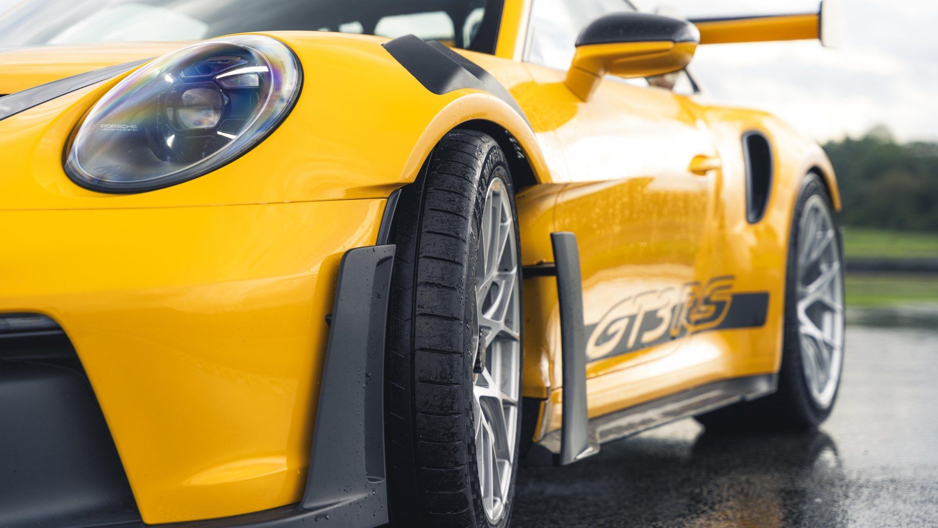 Porsche & Michelin Unveil Pilot Sport S 5 Tyre for Wet Track Conditions
