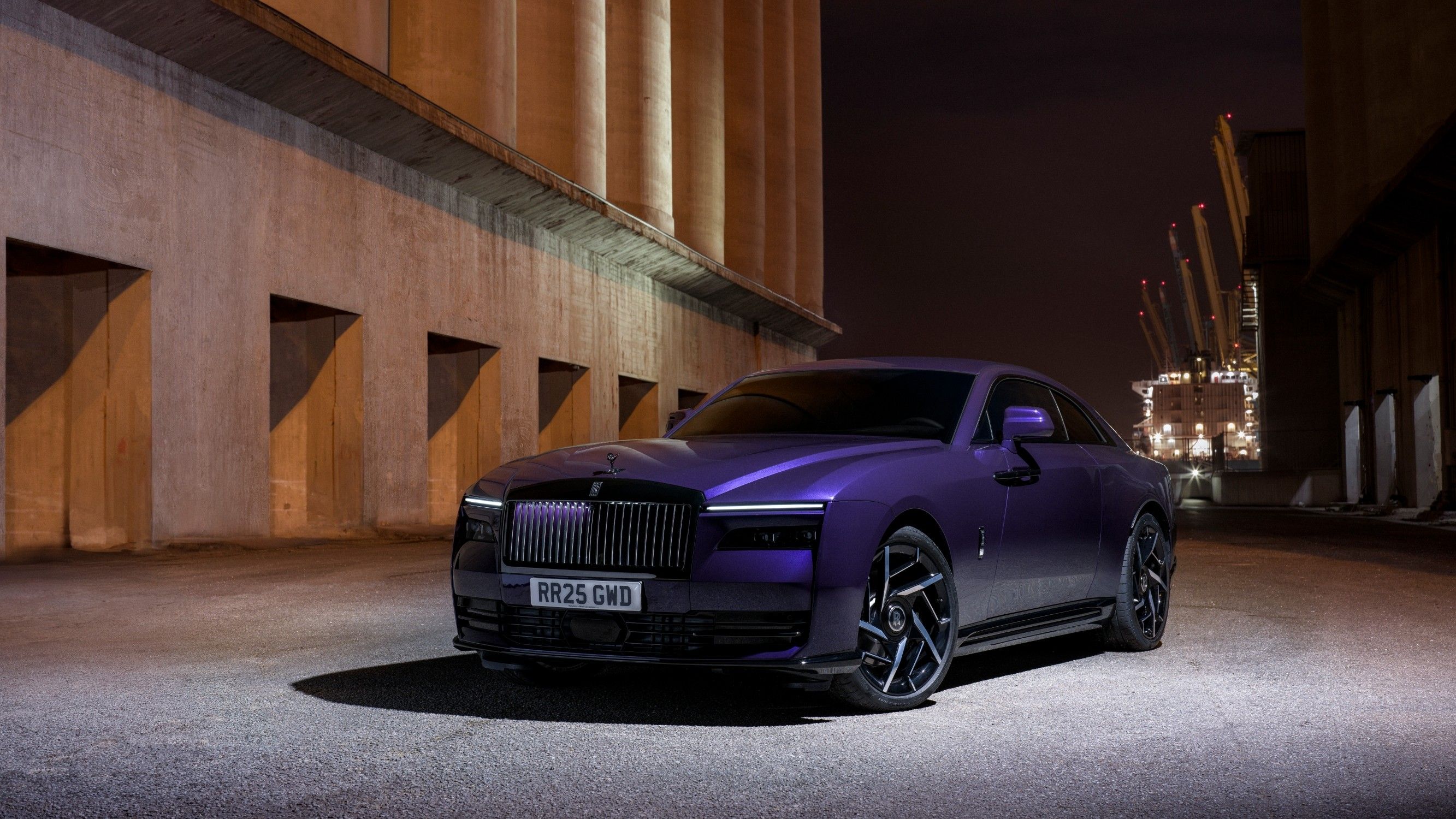 Rolls-Royce Black Badge Spectre: Ultimate Power and Luxury