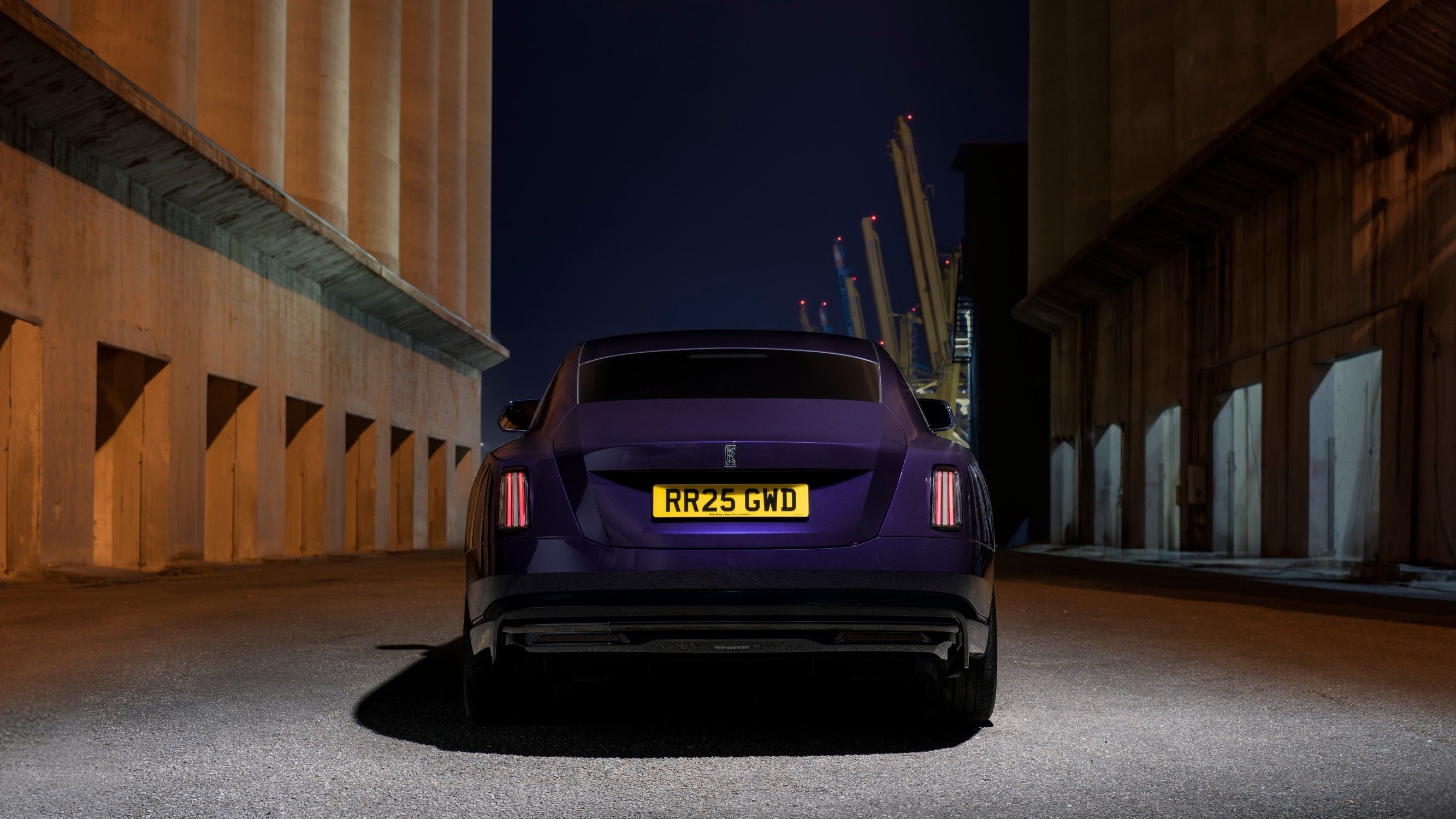 Rolls-Royce Black Badge Spectre: Ultimate Power and Luxury