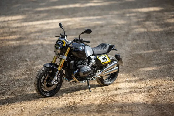 BMW R 12 nineT Tracker Package | BMW Motorrad Accessories