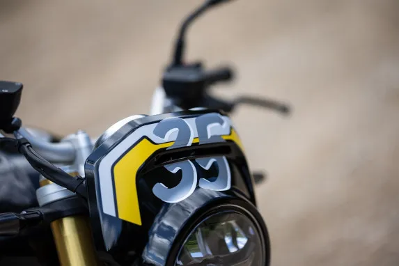 BMW R 12 nineT Tracker Package | BMW Motorrad Accessories