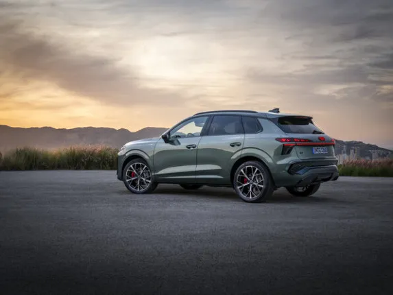 Discover the New Audi Q3 2025: Hybrid Power & Advanced Tech