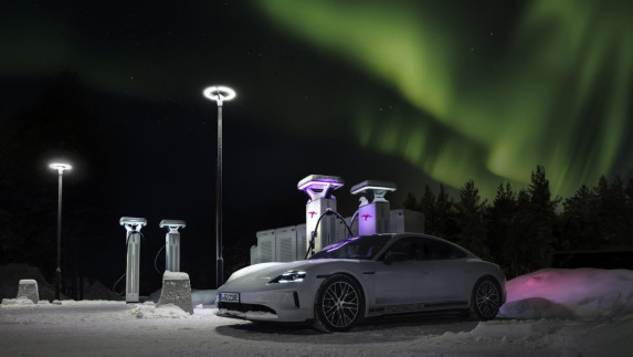 The Porsche Taycan Takes on the Arctic – A Silent Journey to the Northern Lights
