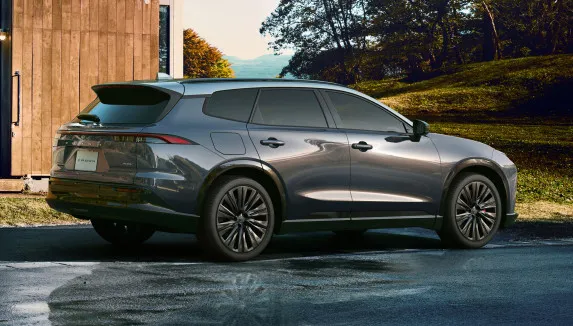 Toyota Crown Estate 2025 Launch – Luxury Hybrid Wagon