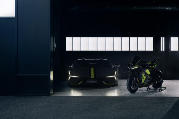 Ducati Panigale V4 Lamborghini in Dubai – Italian Performance