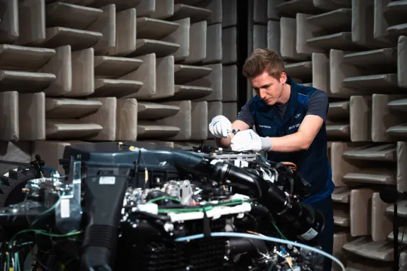 BMW Hydrogen Tech: Series Production Set for 2028