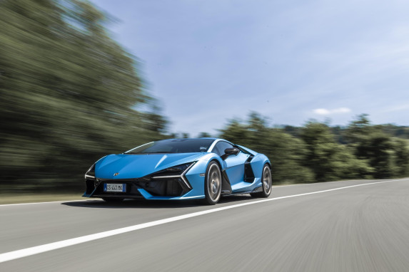 Lamborghini's Award-Winning Hybrid Range: Revuelto, Urus SE & Temerario