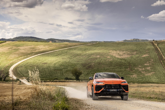 Lamborghini's Award-Winning Hybrid Range: Revuelto, Urus SE & Temerario