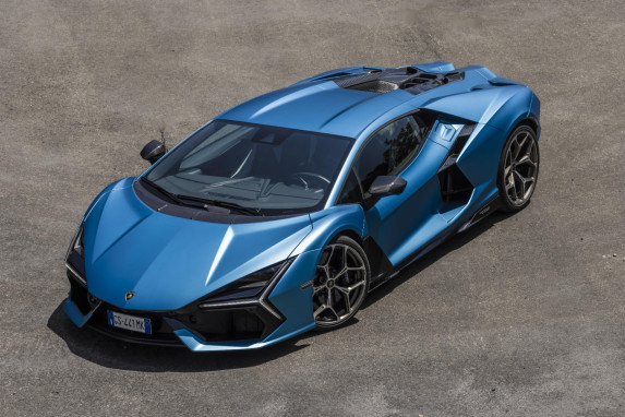 Lamborghini's Award-Winning Hybrid Range: Revuelto, Urus SE & Temerario