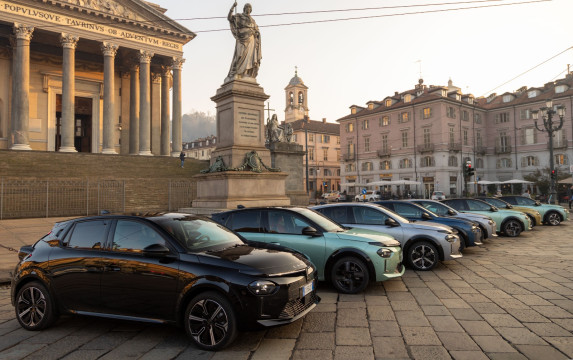 New Lancia Ypsilon Completes Iconic Roadshow Across Italy
