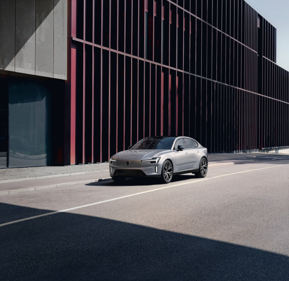 Volvo ES90 in Dubai – Fully Electric Luxury Sedan