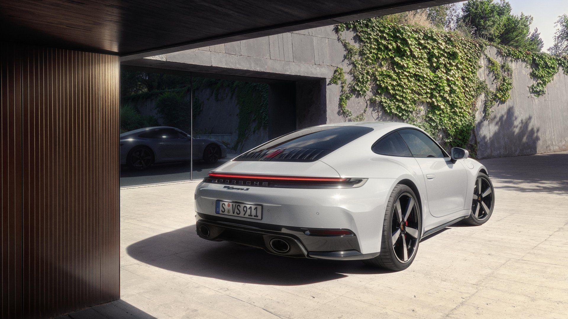 The Most Dynamic Porsche 911 Carrera S in Dubai