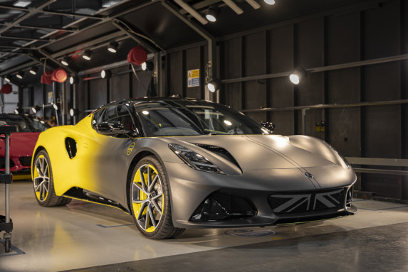 Lotus Reveals Revamped Emira Line-up with New Turbo SE