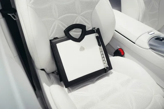 Mercedes-Maybach SL 680 Monogram Series Debuts with Luxury