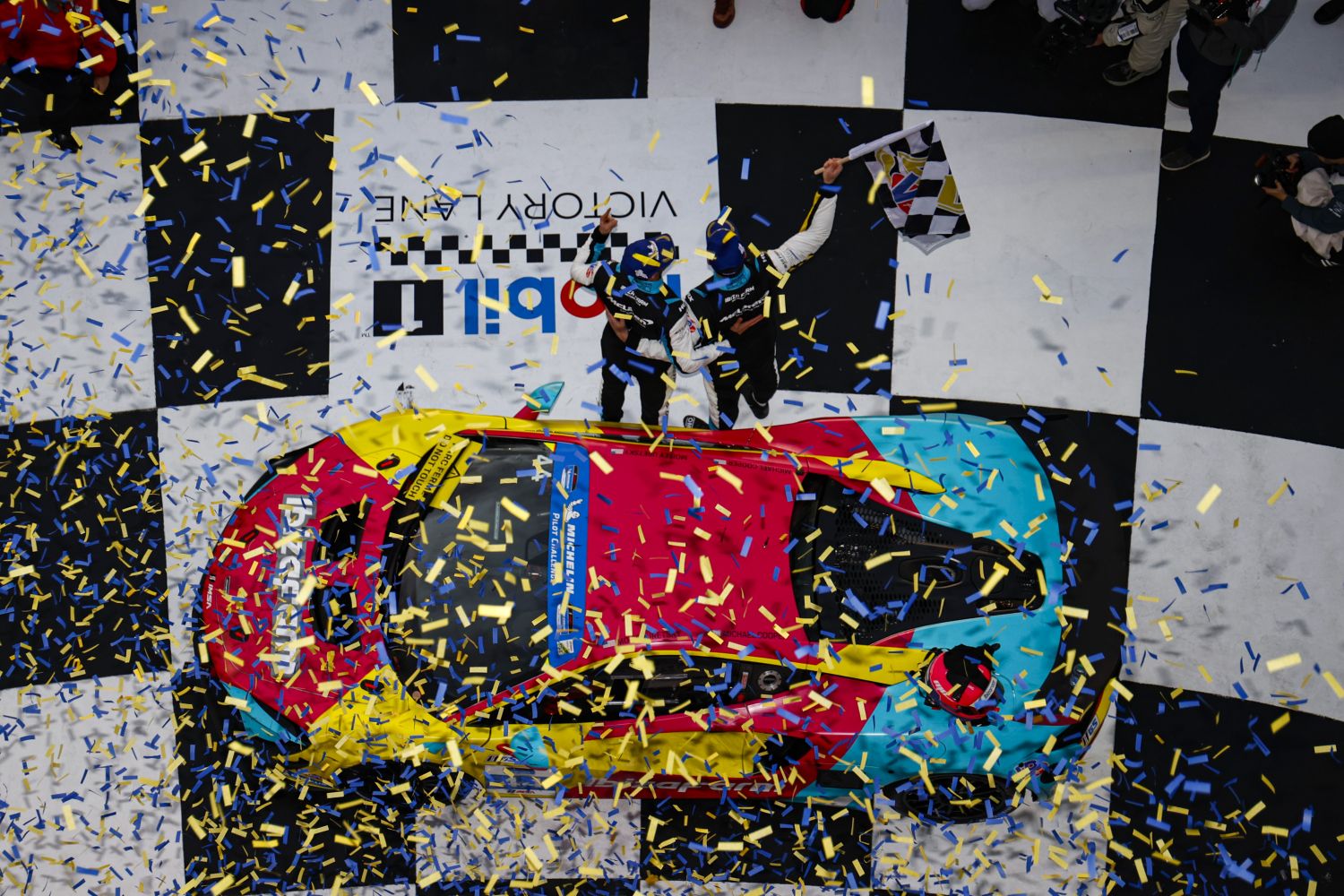 McLaren Artura GT4 Wins at Daytona with Accelerating Performance Team