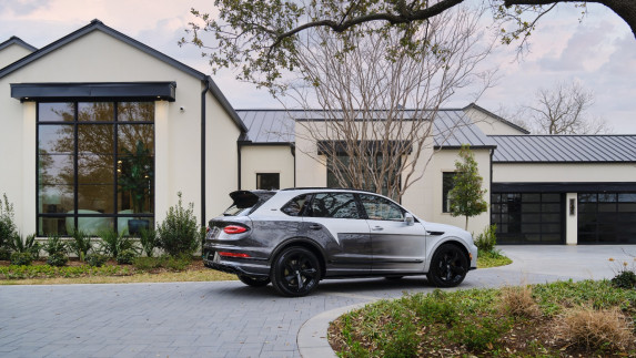Victoris Bentaygas: Bentley’s Luxury SUVs Supporting Charity