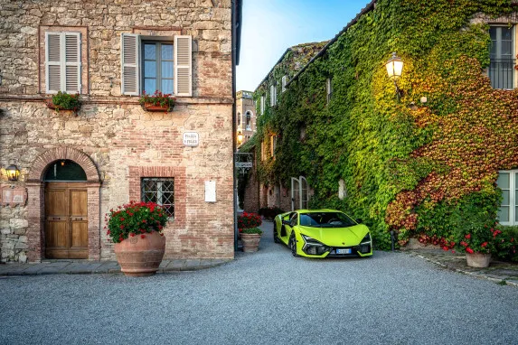 A Tour of Tuscany, the Lamborghini Way | Auto Trader UAE