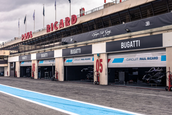 Bugatti Bolide Owners Conquer Circuit Paul Ricard