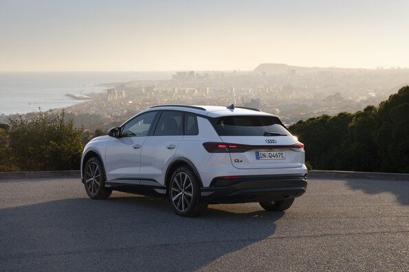Audi Q4 40 e-tron: Enhanced Range & Performance
