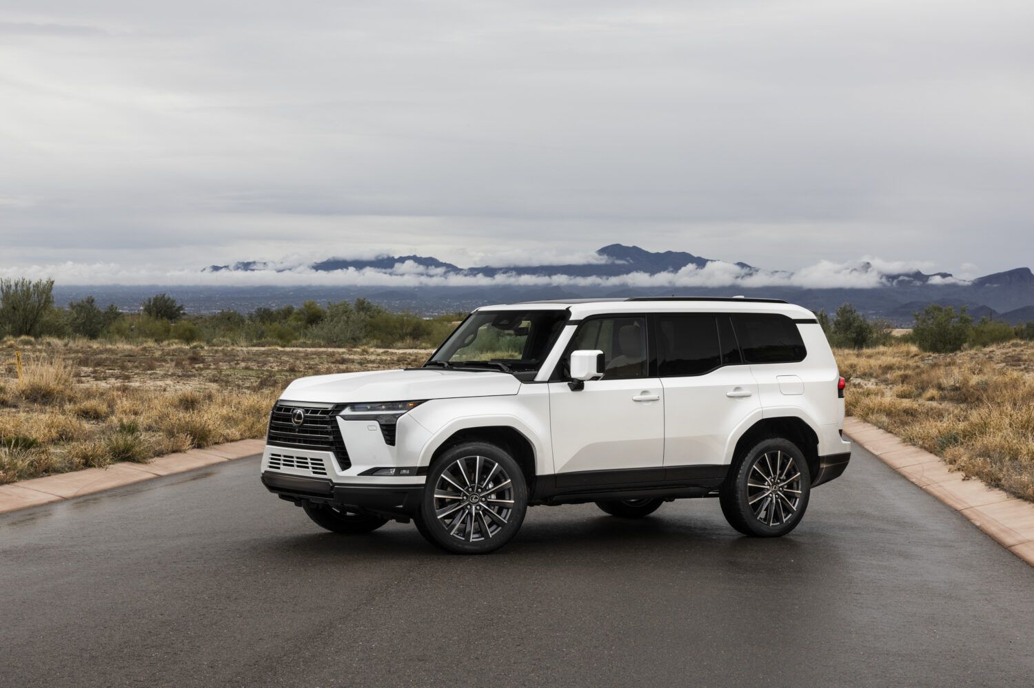 Discover the 2025 Lexus GX: Luxury Meets Off-Road Excellence