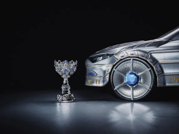 Mercedes-Benz x League of Legends: CLA Art Piece Unveiled for Worlds 2025
