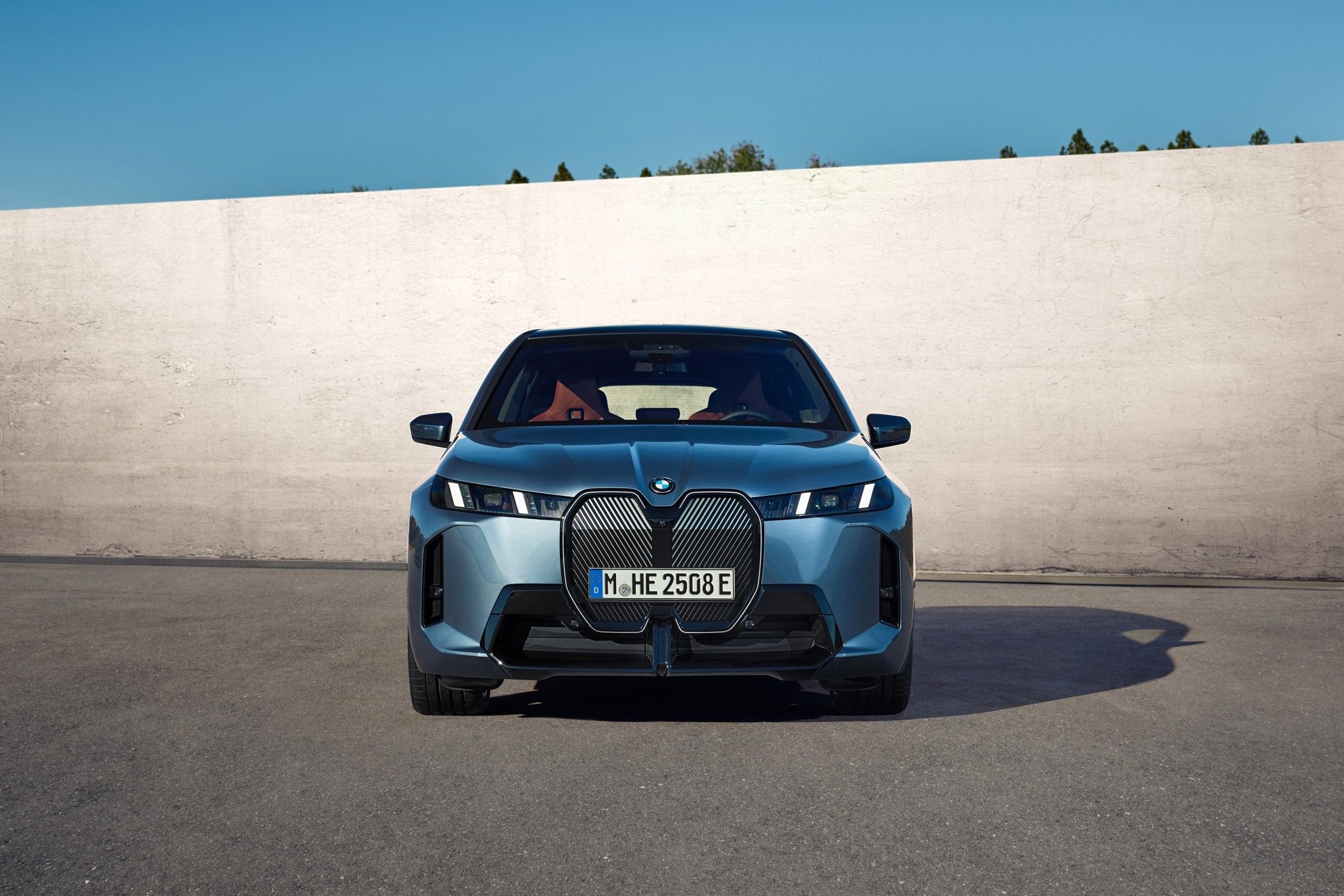 The New BMW iX: Luxury, Performance & Extended Range